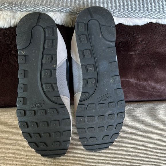 Nike MD Runner 2 Light Gray and Black Sneakers - Picture 6 of 6